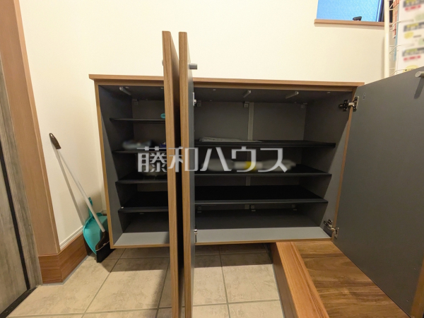 A号棟　玄関収納　【春日井市篠木町２丁目】