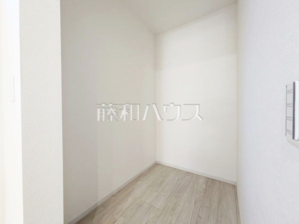 1号棟　パントリー　【練馬区富士見台３丁目】