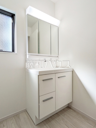 1号棟　洗面室　【練馬区富士見台３丁目】