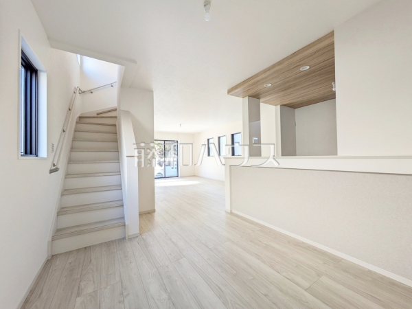 1号棟　リビング　【練馬区富士見台３丁目】