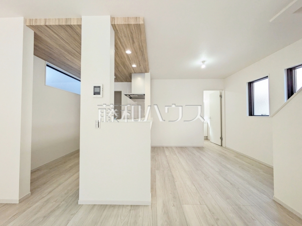 1号棟　リビング　【練馬区富士見台３丁目】