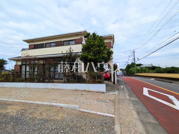 現地写真(敷地入口付近)　建築会社を決めるお手伝い・間取り作成のお手伝いもお任せ下さい！　【多摩市連光寺６丁目】