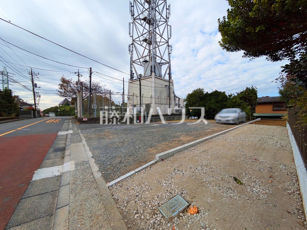 現地写真(路地状部分付近)　建築条件はございませんので、ライフスタイルに合わせた自由なマイホームづくりが可能です。【多摩市連光寺６丁目】