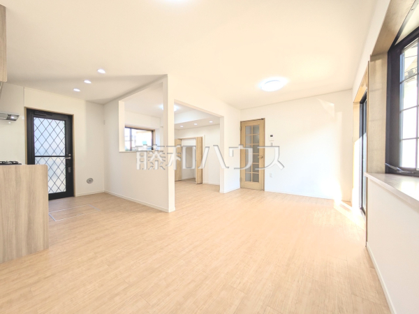 リビング 【東村山市恩多町1丁目】 リビング 【東村山市恩多町1丁目】