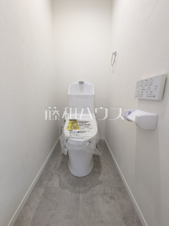 ≪トイレ≫温水洗浄便機能付きトイレで清潔にご使用いただけます。 【府中コーポラス】 ≪トイレ≫温水洗浄便機能付きトイレで清潔にご使用いただけます。 【府中コーポラス】