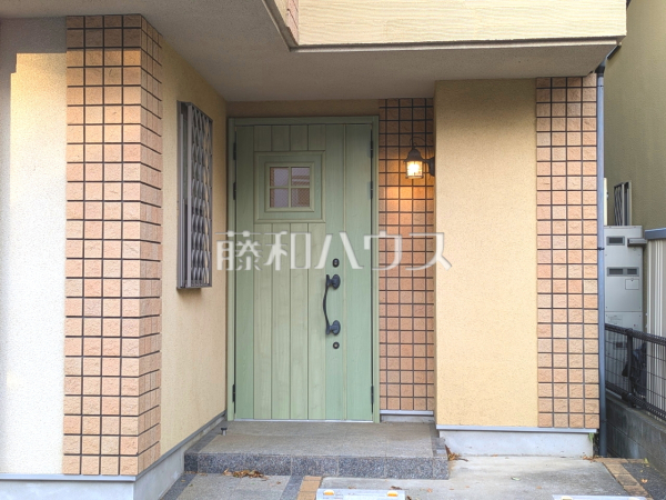 玄関　【練馬区西大泉１丁目】