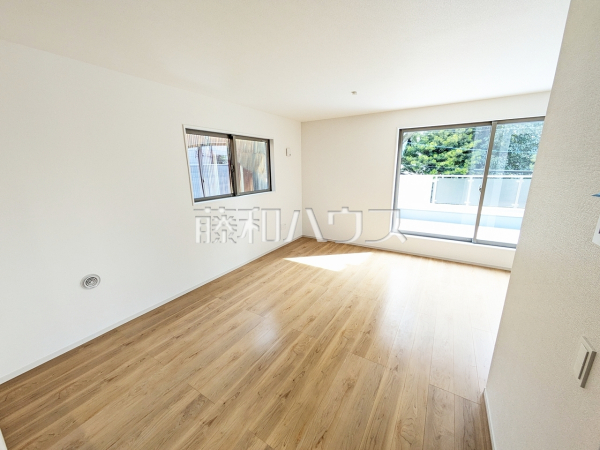 リビング　【名古屋市北区金城町４丁目】