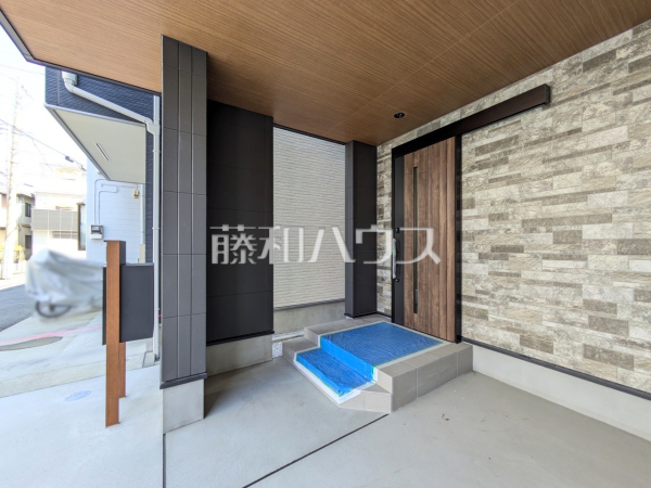 玄関　【新座市東３丁目】
