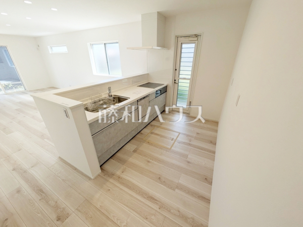 キッチン　【小牧市応時４丁目】