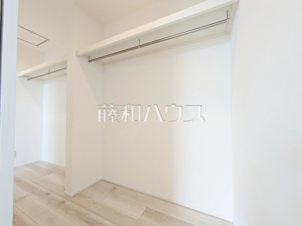 ウォークインクローゼット　【小牧市応時４丁目】