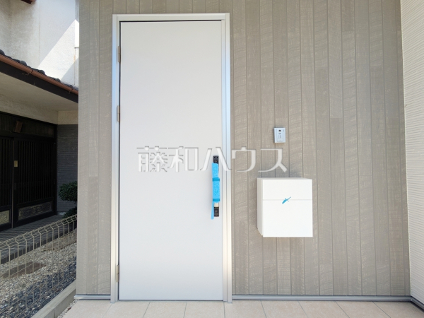 玄関　【小牧市応時４丁目】