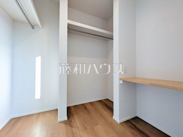 1号棟　ウォークインクローゼット　【所沢市けやき台１丁目】
