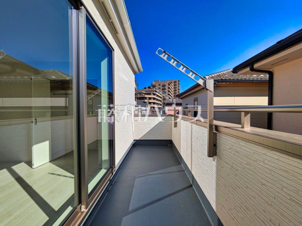 2号棟　バルコニー　【所沢市けやき台１丁目】