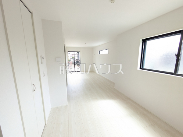 1号棟　リビング　【名古屋市北区川中町】