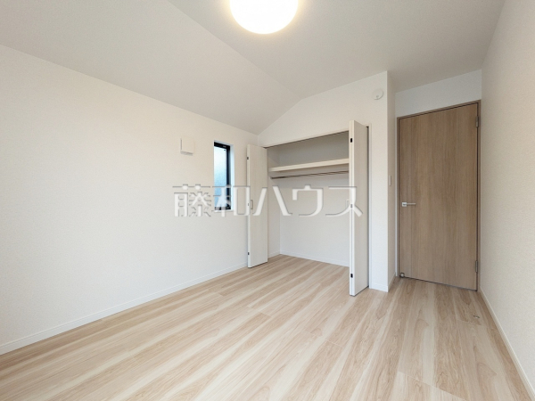 居室　【立川市一番町１丁目】