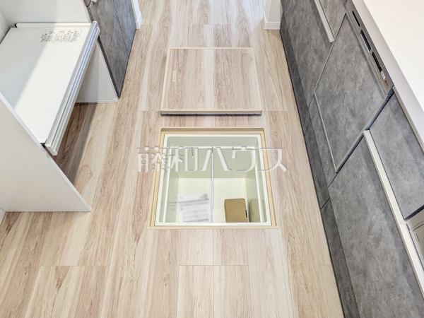 キッチンの床下収納　【立川市一番町１丁目】