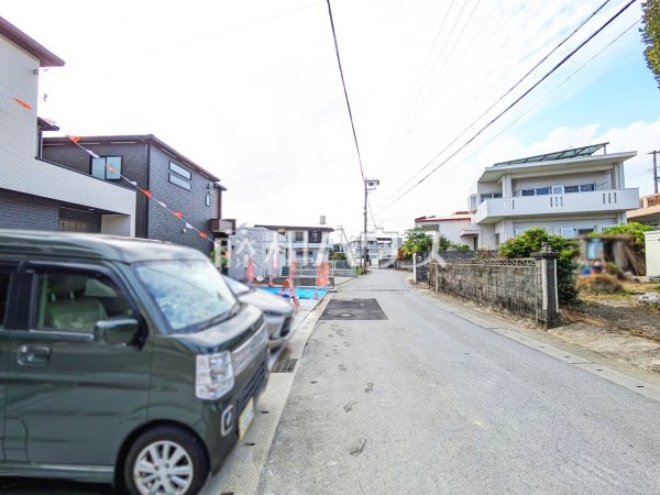 接道状況および現場風景　【与那原町字上与那原】