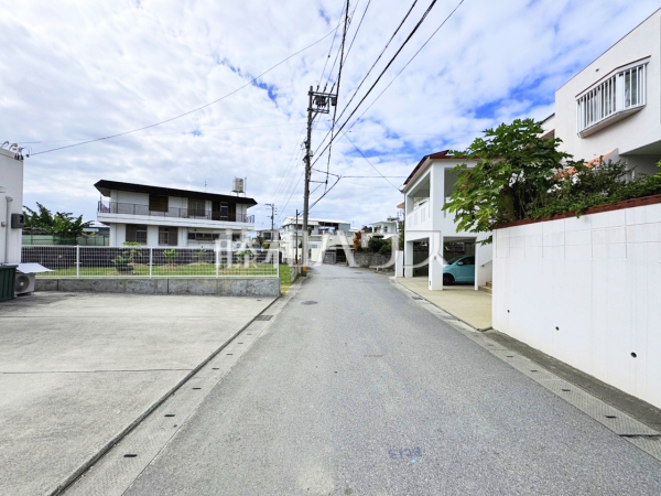 接道状況および現場風景　【与那原町字上与那原】