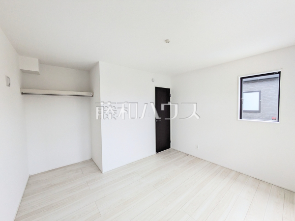 2号棟　居室　【与那原町字上与那原】