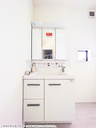 2号棟　洗面室　【与那原町字上与那原】