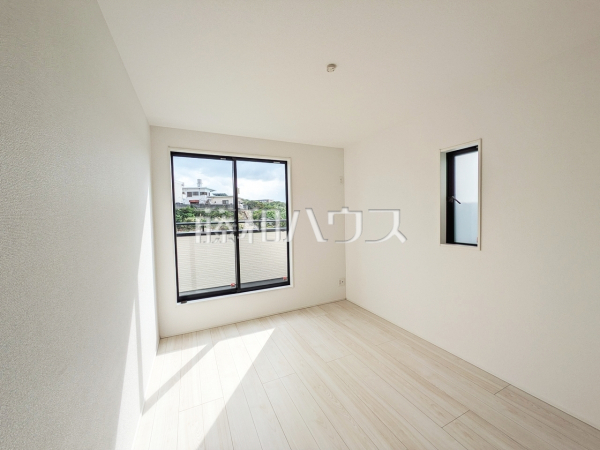 2号棟　居室　【与那原町字上与那原】