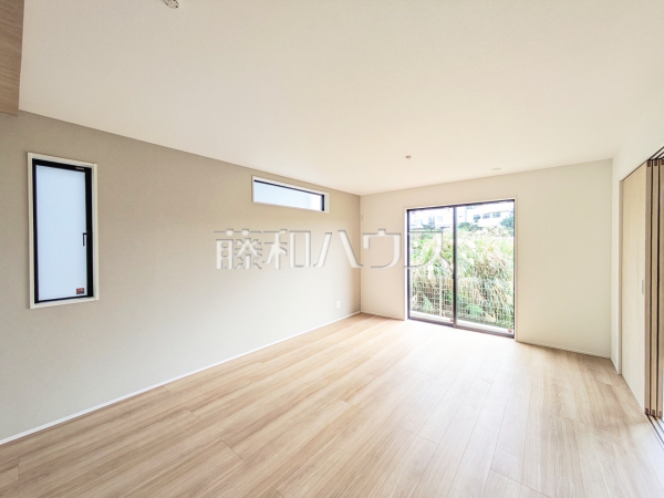 3号棟　リビング　【与那原町字上与那原】