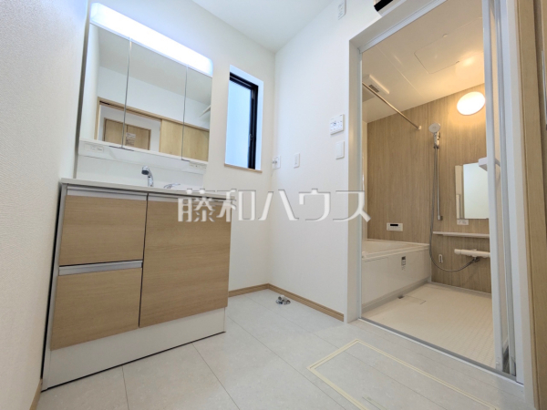 C号棟　洗面室　【府中市住吉町３丁目】