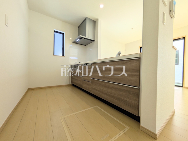 C号棟　キッチン　【府中市住吉町３丁目】