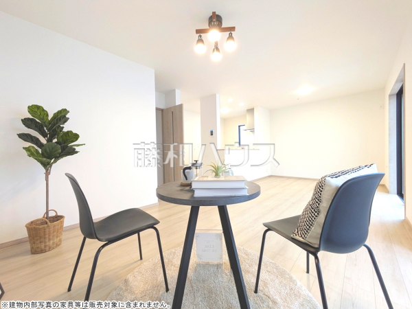 C号棟　リビング　【府中市住吉町３丁目】