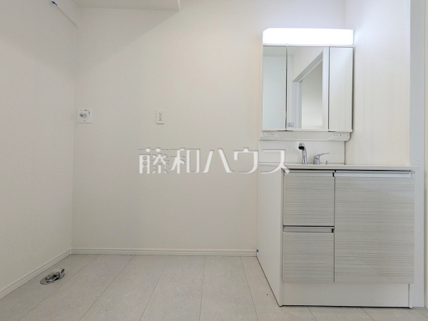 E号棟　洗面室　【府中市住吉町３丁目】