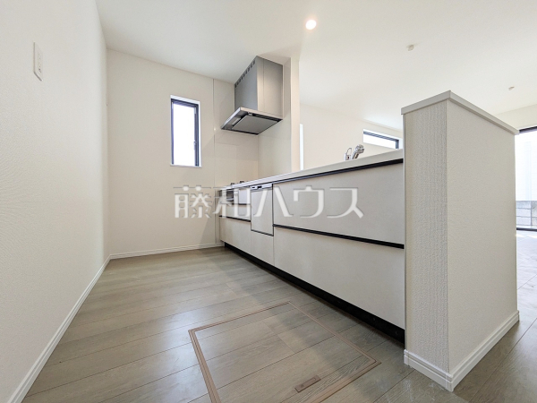 E号棟　キッチン　【府中市住吉町３丁目】