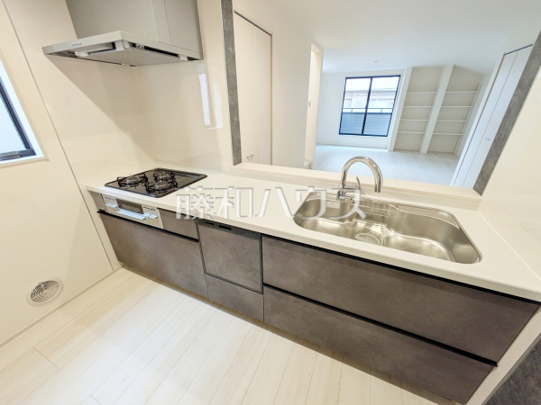 キッチン　【調布市西つつじケ丘１丁目】