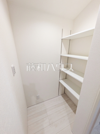 パントリー【調布市西つつじケ丘１丁目】