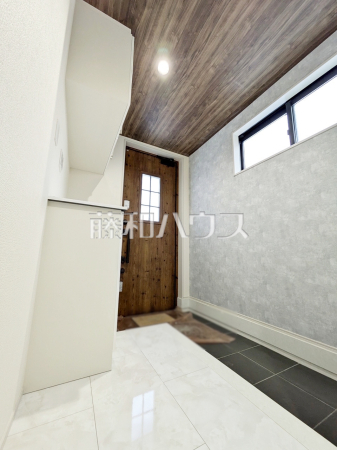 玄関　【調布市西つつじケ丘１丁目】