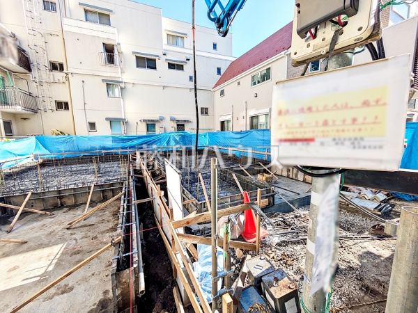 ≪1号棟　外観≫ パントリーや収納力豊富なウォークインクローゼット付きで、バッグや小物類も片付きます　【調布市西つつじケ丘１丁目】