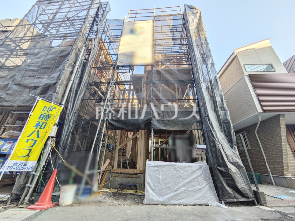 ≪2号棟　外観≫ 家族や仲間が集うLDKは約20.75帖あり、ゆったりと寛げる空間です。 　【調布市西つつじケ丘１丁目】