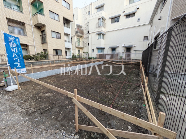≪2号棟　外観≫ きれいに整備された敷地。これから夢の新邸がここに建ちます。 　【調布市西つつじケ丘１丁目】