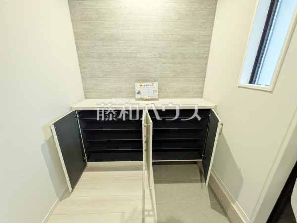 収納　【福岡市東区香椎駅東１丁目】