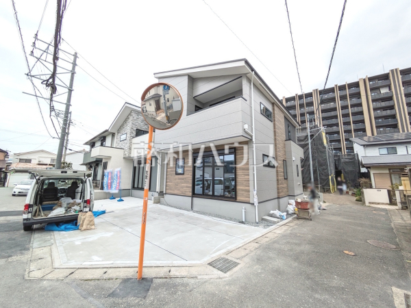 接道状況および現場風景　【福岡市博多区諸岡３丁目】
