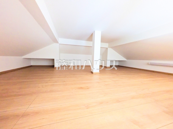 《A号棟　ロフト》さまざまな用途に利用できるロフトつき♪　　【稲城市押立】