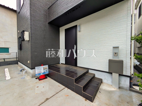 玄関　【所沢市北中１丁目】