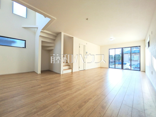 2号棟　リビング　【八王子市富士見町】