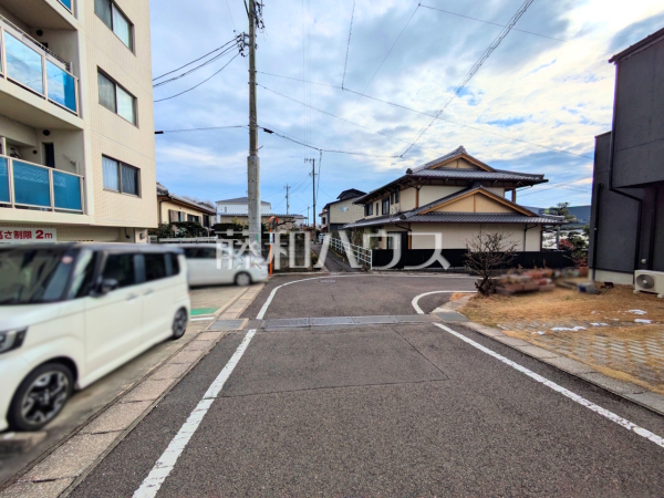 接道　【グレースメゾン小牧ヒルズ】