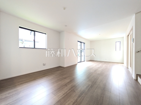 B号棟　リビング　【昭島市美堀町２丁目】