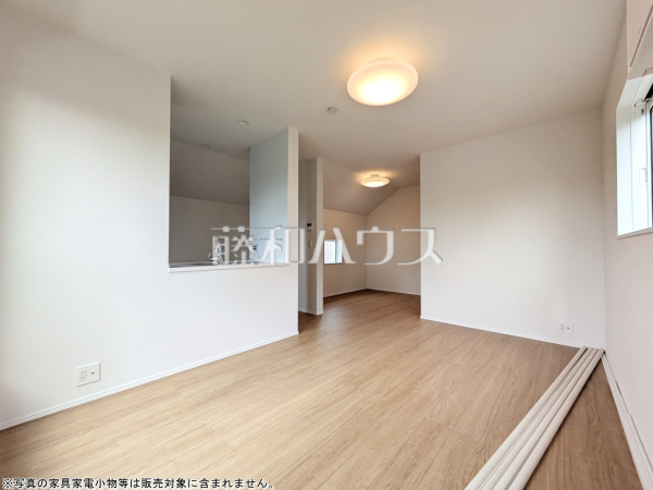 1号棟　リビング　【練馬区平和台３丁目】