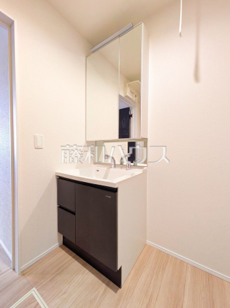 2号棟　洗面室　【練馬区平和台３丁目】