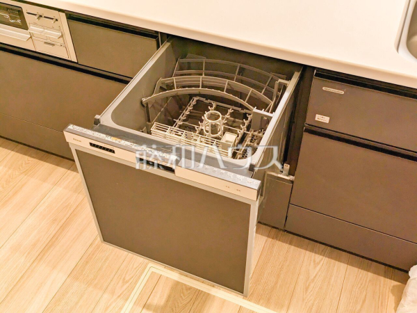 2号棟　まとめ洗いができ、乾燥まで行ってくれる食器洗い乾燥機で食事の後片付けが楽になります。　【練馬区平和台３丁目】