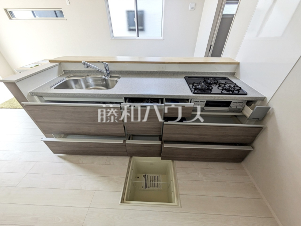 3号棟　キッチン　【福岡市西区小戸３丁目】