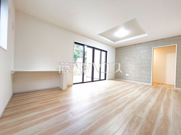 1号棟　リビング　【八王子市鹿島】