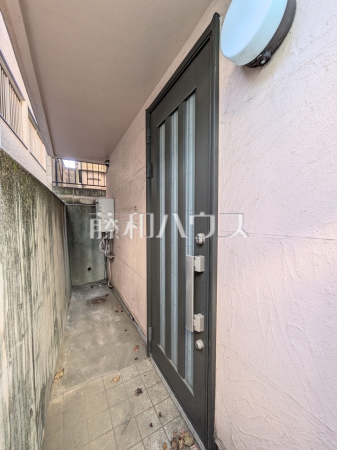 玄関　【新座市栗原６丁目】